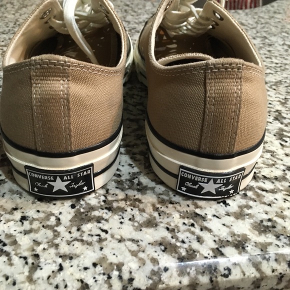 Mens converse sneakers size 10.5 - Picture 3 of 3